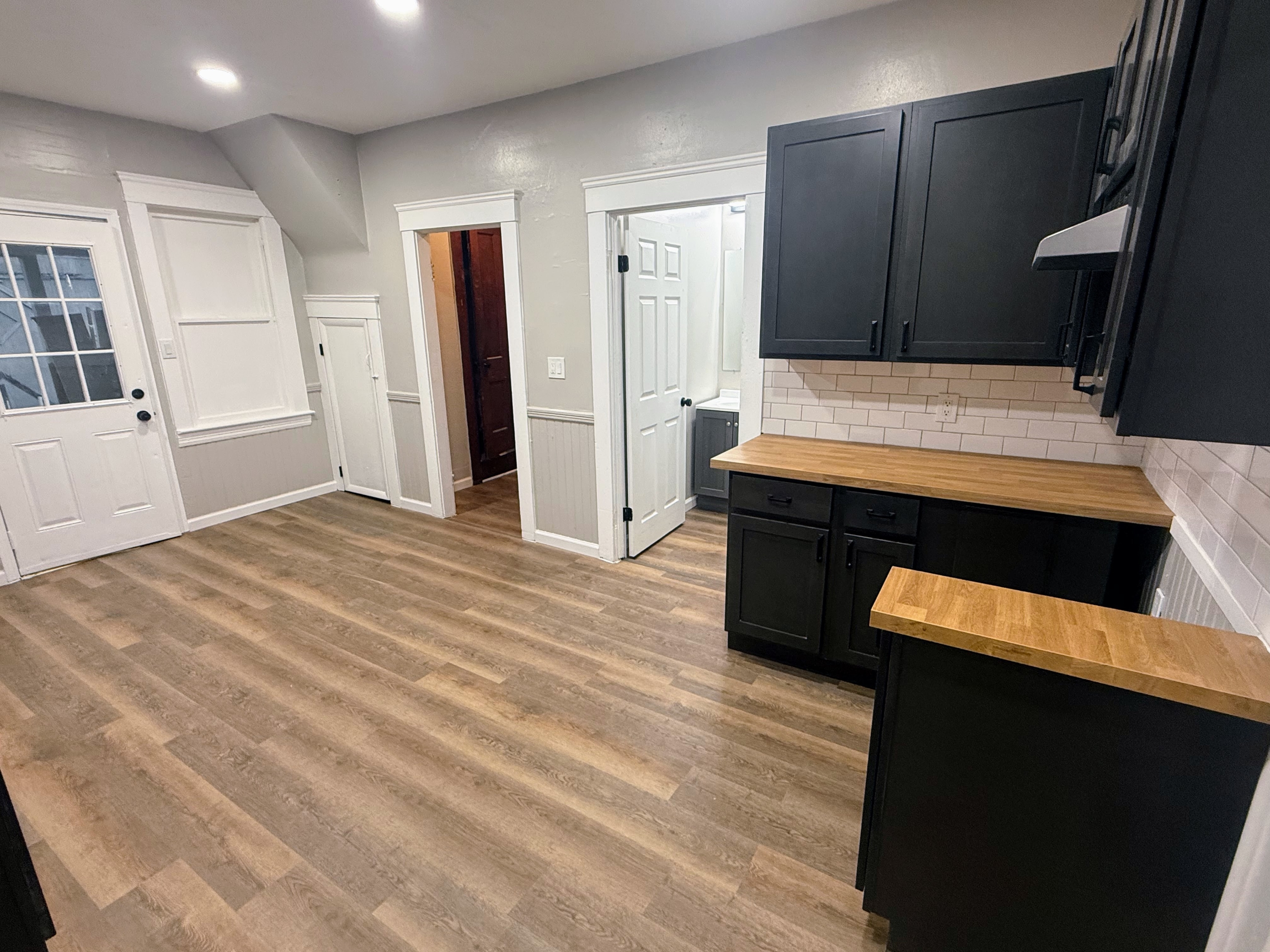 3138 Seymour Avenue - Down